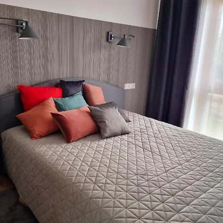 Mint And Cherry Apartament